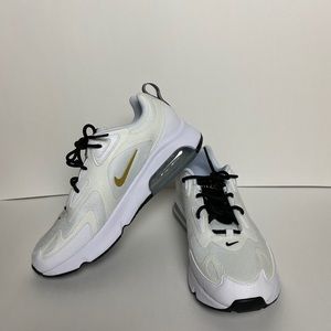 White nike air 200